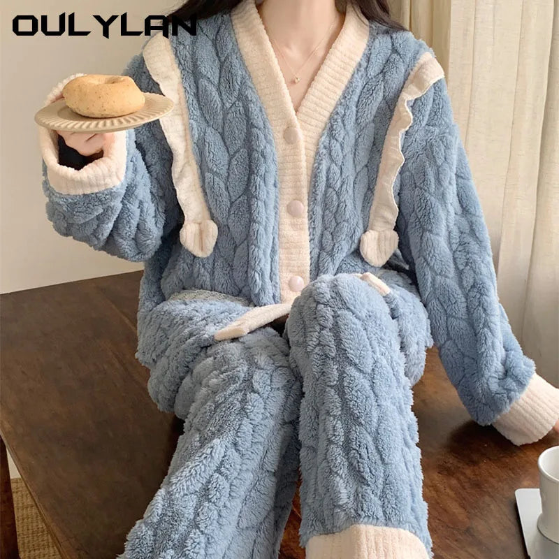 V-Neck Flannel Home Suit – Sweet & Versatile